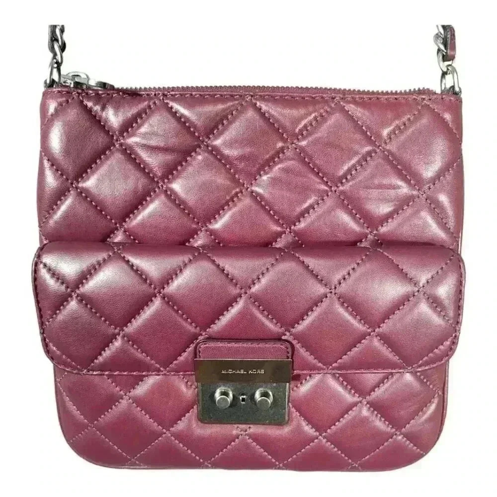 Michael Kors Sloan Medium Swing Pack - Stylish Crossbody Purse - Designer Bag - Picture 2 of 7